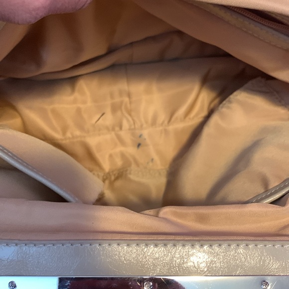 Very unique bag by Suzanne Nichole. Used two times with tag unzips aroun… - Picture 4 of 9